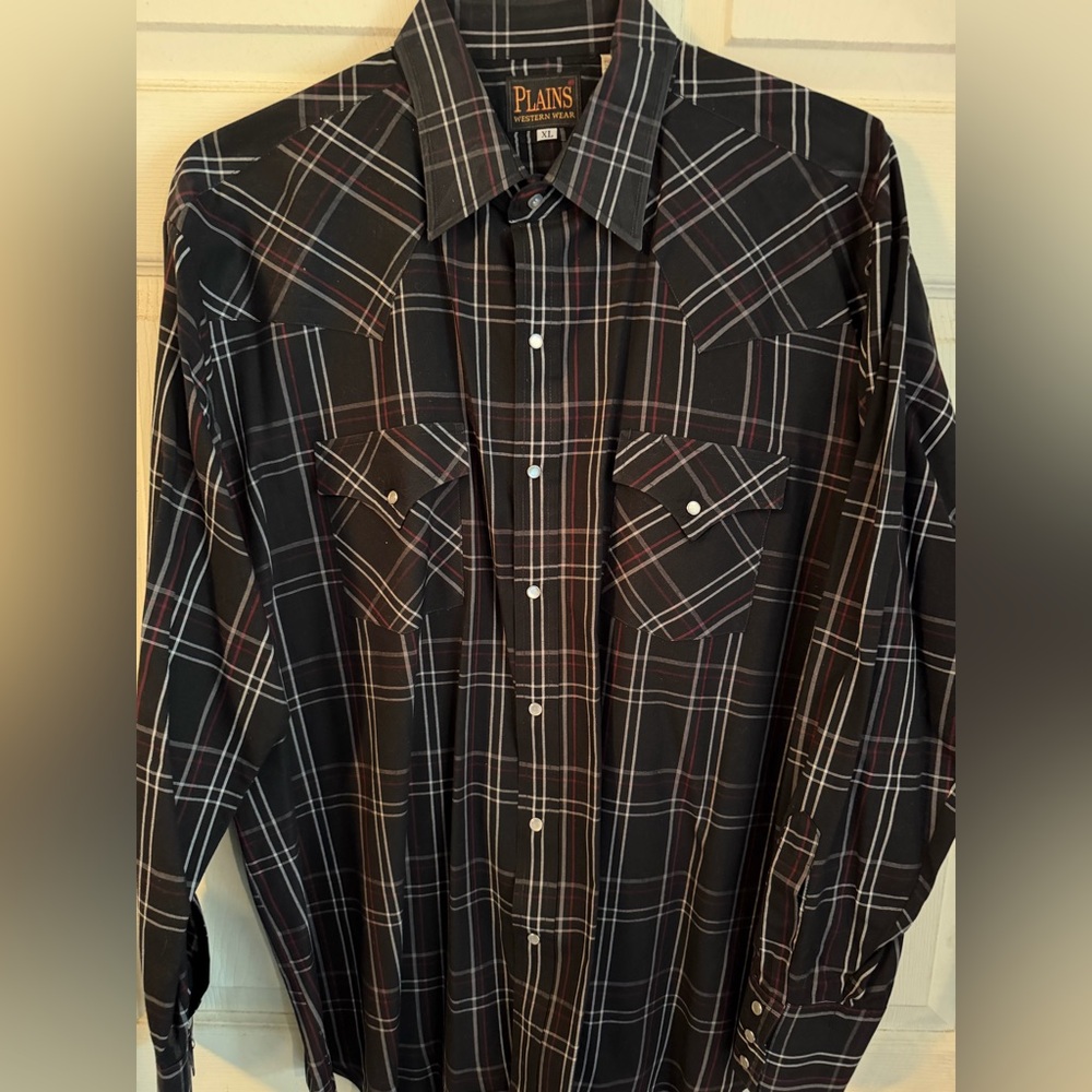 Men's Black Plaid Button-Up Shirt